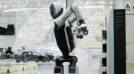 Robot can swap its own batteries autonomously