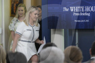 DC: Press Sec Leavit hold a Immigration and Epstein controversy press briefing