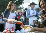 Danielle Smith Kicks Off KDays 2025 With Premier’s Pancake Breakfast In Edmonton