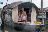 River Nomadic People In Dhaka