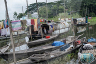 River Nomadic People In Dhaka