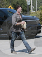 *PREMIUM-EXCLUSIVE* Aaron Phypers is seen filing a report at the Lost Hills Sheriff's Station