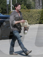 *PREMIUM-EXCLUSIVE* Aaron Phypers is seen filing a report at the Lost Hills Sheriff's Station