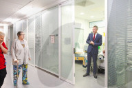 Secretary of State Peter Kyle visits Southmead Hospital in Bristol