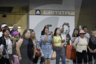 Sinaloan Band From The Ministry Of Citizen Security Surprises Subway Riders In Mexico City
