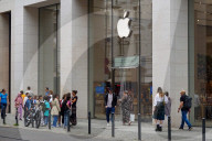 Apple Store And Pedestrian Activity In Berlin