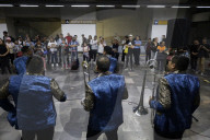 Sinaloan Band From The Ministry Of Citizen Security Surprises Subway Riders In Mexico City