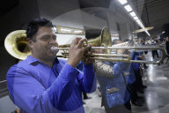 Sinaloan Band From The Ministry Of Citizen Security Surprises Subway Riders In Mexico City