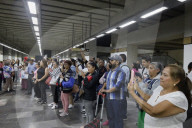 Sinaloan Band From The Ministry Of Citizen Security Surprises Subway Riders In Mexico City