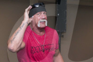 Toronto Mayor Ford Arm Wrestles Hulk Hogan