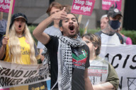 Anti migrant protests in UK