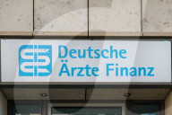 Deutsche Aerzte Finanz Office Sign In Berlin