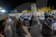 Thai celebrate the King's birthday in Bangkok