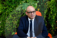 UN climate chief Simon Stiell warns Australia not to pick a 'bog standard' 2035 carbon emissions target.