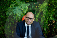 UN climate chief Simon Stiell warns Australia not to pick a 'bog standard' 2035 carbon emissions target.