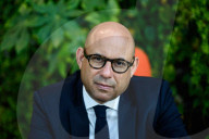 UN climate chief Simon Stiell warns Australia not to pick a 'bog standard' 2035 carbon emissions target.