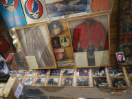 The Great House Of Guitars 