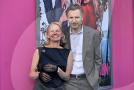 PEOPLE - Sie sind ein Paar: Pamela Anderson and Liam Neeson an der Filmpremiere "The Naked Gun"