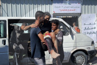 Gazans bring wounded and dead to Al-Awda hospital