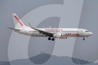 Diverse aircraft landing at Barcelon aAirport