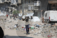 Palestinians flee northern Gaza City