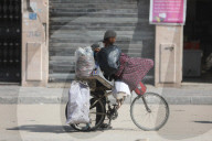 Palestinians flee northern Gaza City