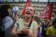Anti government protests in Paris turn violent