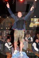 Fassanstich auf dem Europa-Park Oktoberfest in Rust