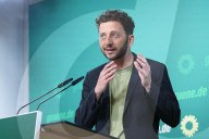 Die Grune Weekly Press Conference