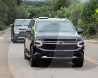 *PREMIUM-EXCLUSIVE* Taylor Swift arrives at Selena Gomez and Benny Blanco's wedding in Santa Barbara!