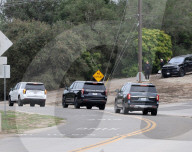 *PREMIUM-EXCLUSIVE* Taylor Swift arrives at Selena Gomez and Benny Blanco's wedding in Santa Barbara!