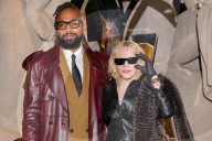 PEOPLE - Madonna bei der Saint Laurent Frühjahr/Sommer 2026 Show in Paris