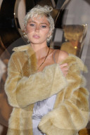 PEOPLE - Saint Laurent: Photocall - Paris Fashion Week - Womenswear Spring/Summer 2026