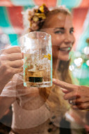 Giulia Siegel auf dem Canstatter Volksfest in Stuttgart