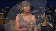 Taylor Swift  shows off legs on TV talk show
