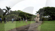 Walking statues of Easter Island theory
