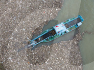 Three Gorges Zigui Port Float Cleaning