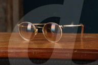 FEATURE - Anlässlich seines 85. Geburtstags: Propstore versteigert John Lennon Memorabilien inklusive seiner ikonische Brille