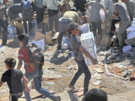 Food distribution in Khan Younis