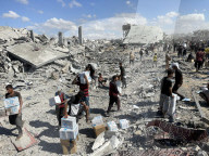 Food distribution in Khan Younis