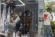 Tehranis, avid cell phone users