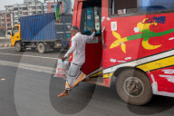 Dangerous Stops And Pedestrian Risks On Mayor Hanif Flyover In Dhaka