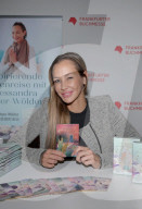 Frankfurter Buchmesse 2025 - Alessandra Meyer-Wölden bei der Signierstunde von "Die Sprache deiner Seele"
