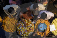 Crowds Flood Mumbai Streets Ahead Of Diwali Festival Celebrations