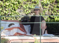 PREMIUM EXCLUSIVE: *PREMIUM-EXCLUSIVE* *MUST CALL FOR FEES*?It's Family Time for the American actress Anne Hathaway relaxing after filming 'The Devil Wears Prada 2' out in Portofino.