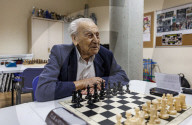 ‘You can learn a lot by losing’: meet Don Manuel, the 104-year-old chess player