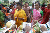 Chhath Puja Free Religious Material Distribution In Kolkata, IndiaÂ -Â 26Â OctÂ 2025