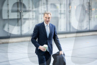 Guests arrive for Sunday with Laura Kuenssberg at the BBC