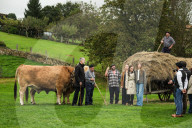 Felipe, Letizia, Leonor und Sofia besuchen das Musterdorf 2025 Valdesoto