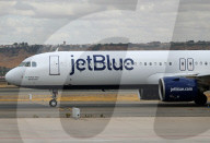 A JetBlue Airbus A321-271NX(LR) arrives at Madrid Airport